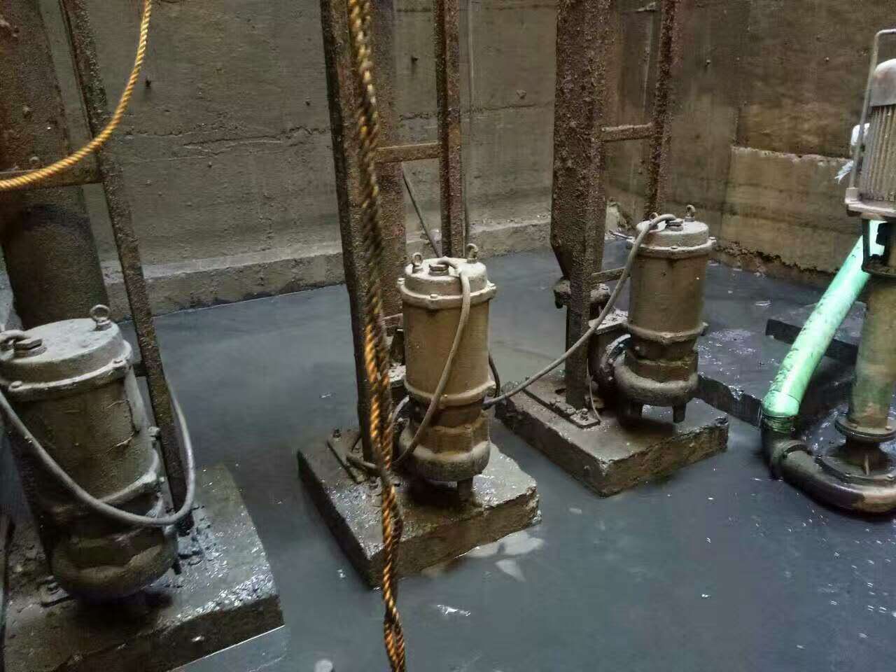 西陵污水池清理